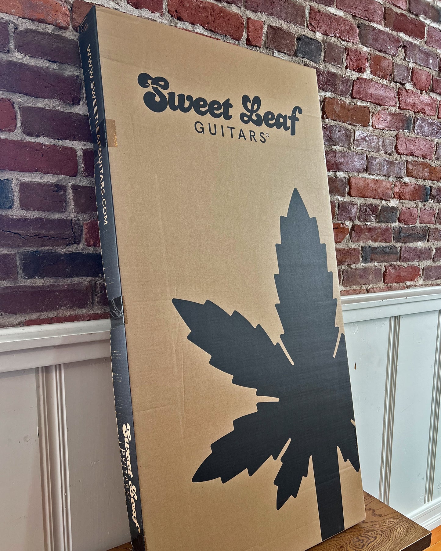 Marijuana Leaf Electric Guitar - Purple Haze - I Chong by Sweet Leaf Guitars®